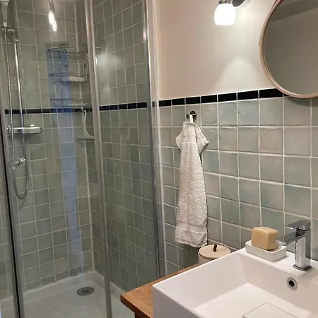 Apartment Nice View Montmartre - 4 Pax *
