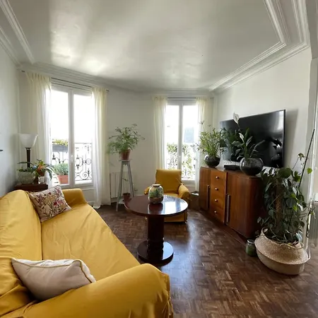 Apartment Nice View Montmartre - 4 Pax *